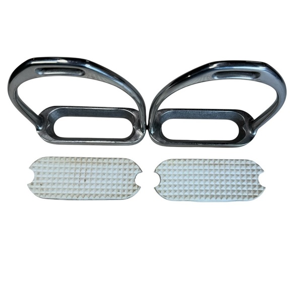 Centaur Traditional Fillis Stirrups Irons Silver White Stirrup Pads Size 4 1/2 - Picture 6 of 9